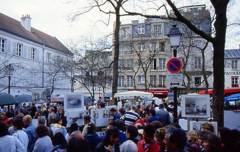 52-Montmartre,place du Tertre,20 aprile 1987.jpg